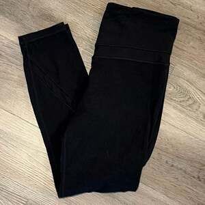 Athleta Women's Black High Rise Mesh Trim Workout Leggings Medium GUC